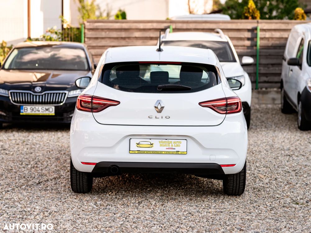 Renault Clio - 11