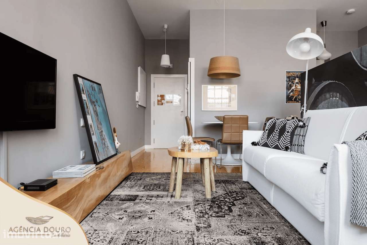 Apartamento T0 mobilado no centro histórico do Porto - Grande imagem: 3/12