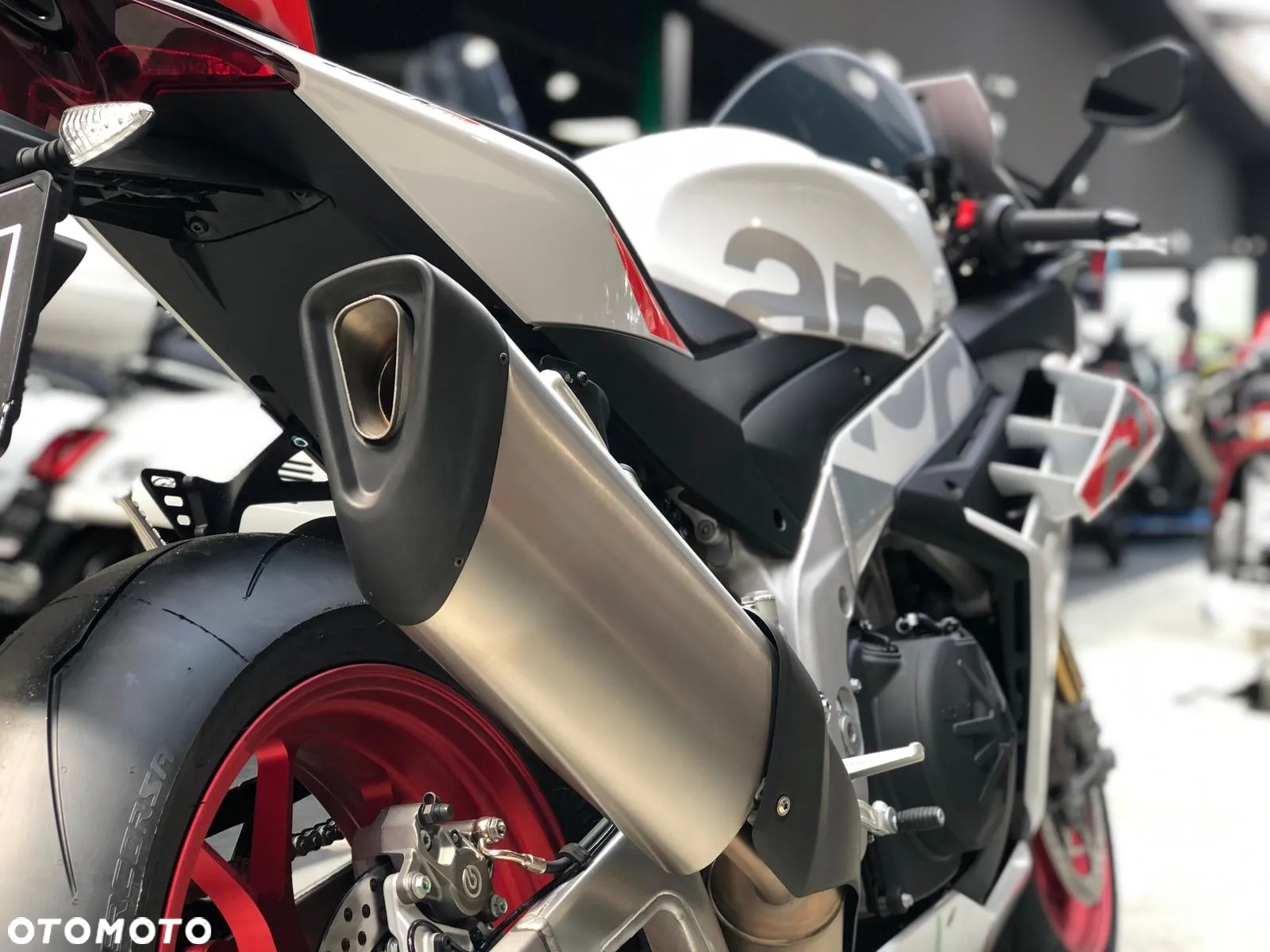 Aprilia RSV - 12