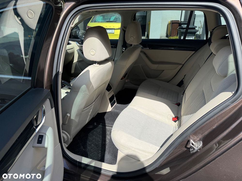 Skoda Octavia 1.6 TDI Style DSG - 9