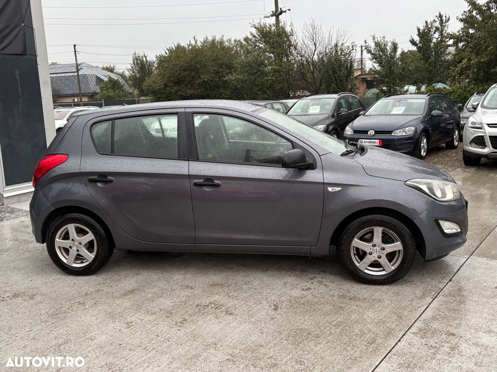 Hyundai i20 1.2 Fifa World Cup Edition - 8