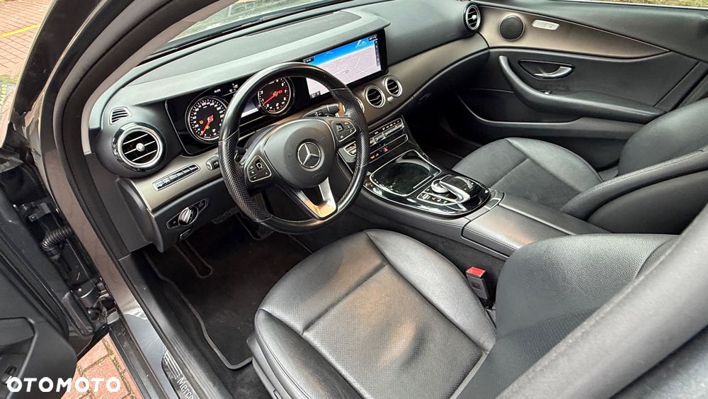 Mercedes-Benz Klasa E 200 CGI BlueEFFICIENCY Automatik Avantgarde - 19