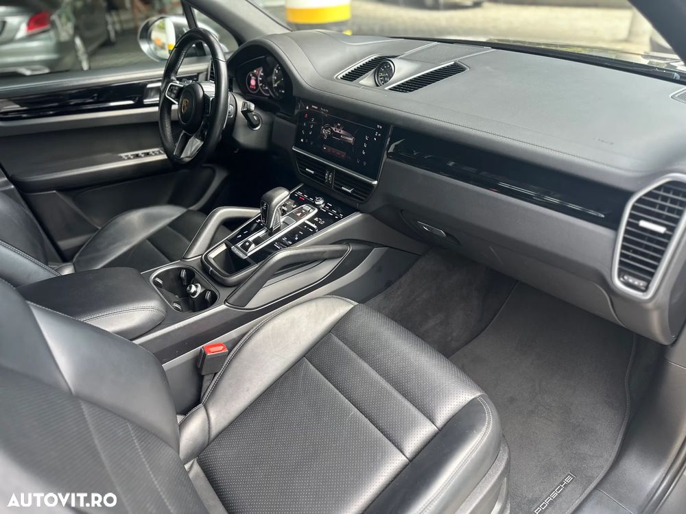 Porsche Cayenne - 9