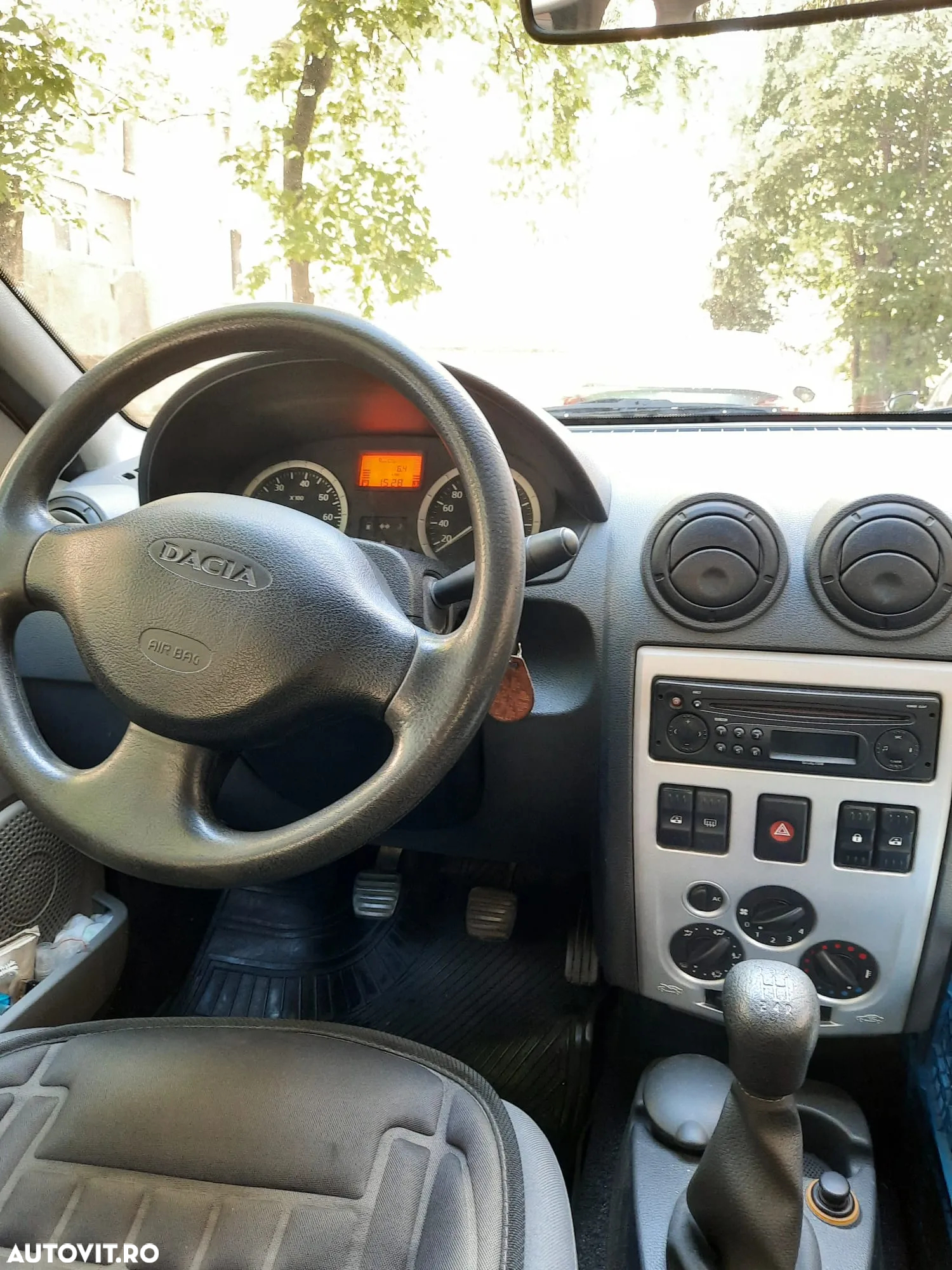 Dacia Logan 1.6 MPI Ambition - 10