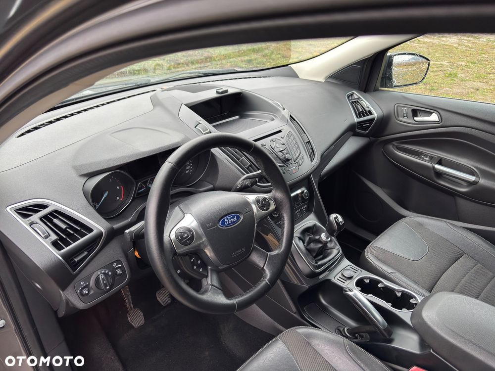 Ford Kuga 2.0 TDCi Titanium FWD - 4