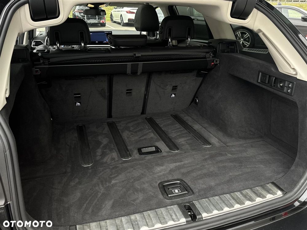 BMW Seria 3 320d xDrive - 23