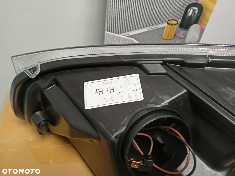 Ford C-Max 07- Lampa/Reflektor przód prawy /H7+H1 - 8