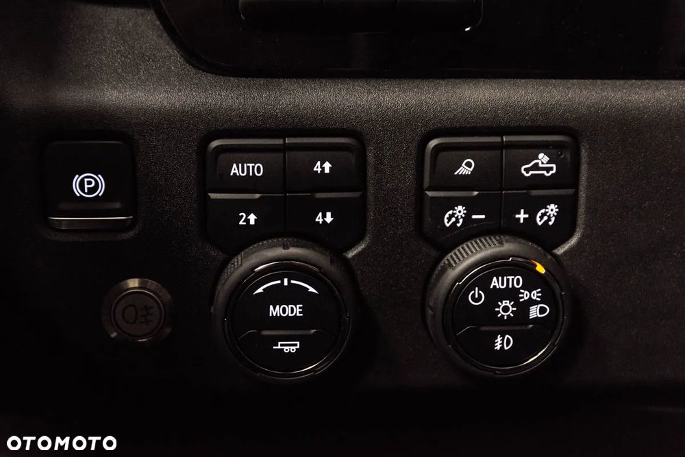 Chevrolet Silverado - 27