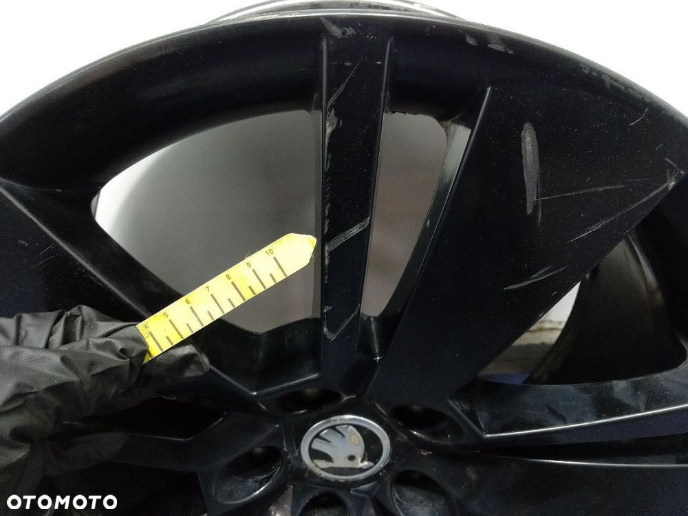 SKODA SUPERB III ALUFELGA OEM 8JX18 5X112 ET44 1 SZT 3V0601025AG - 2