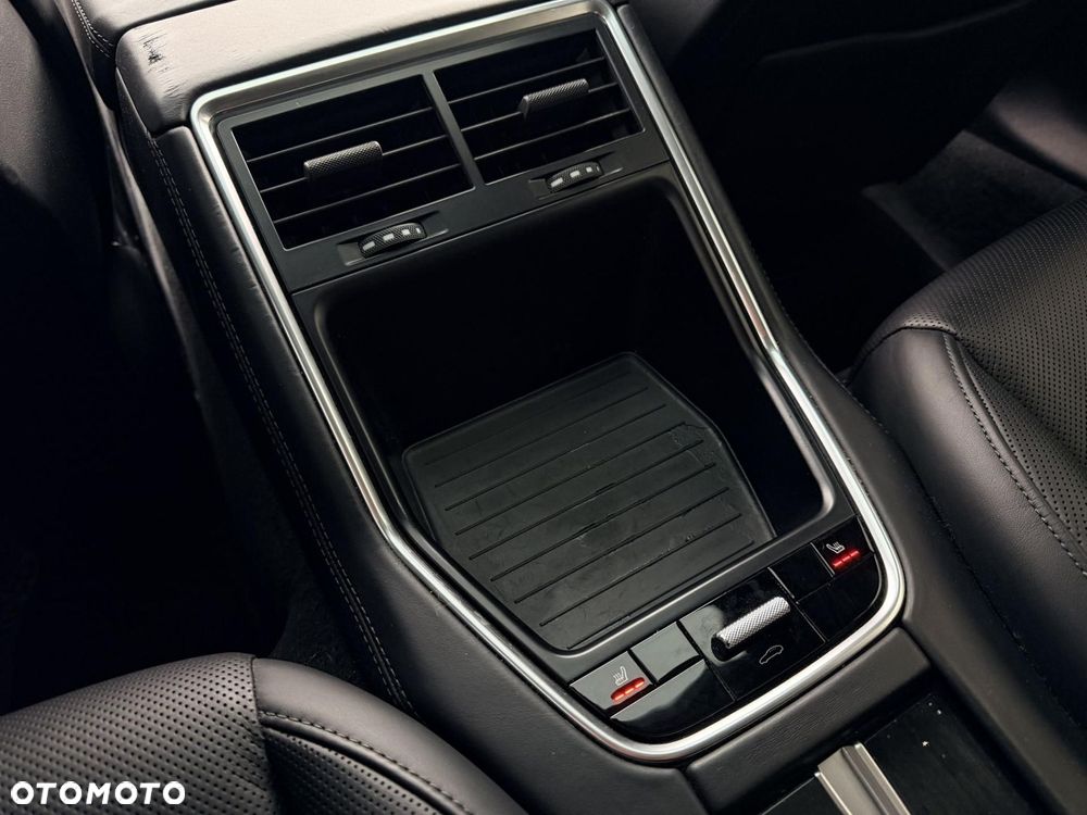 Porsche Panamera Turbo S E-Hybrid - 34