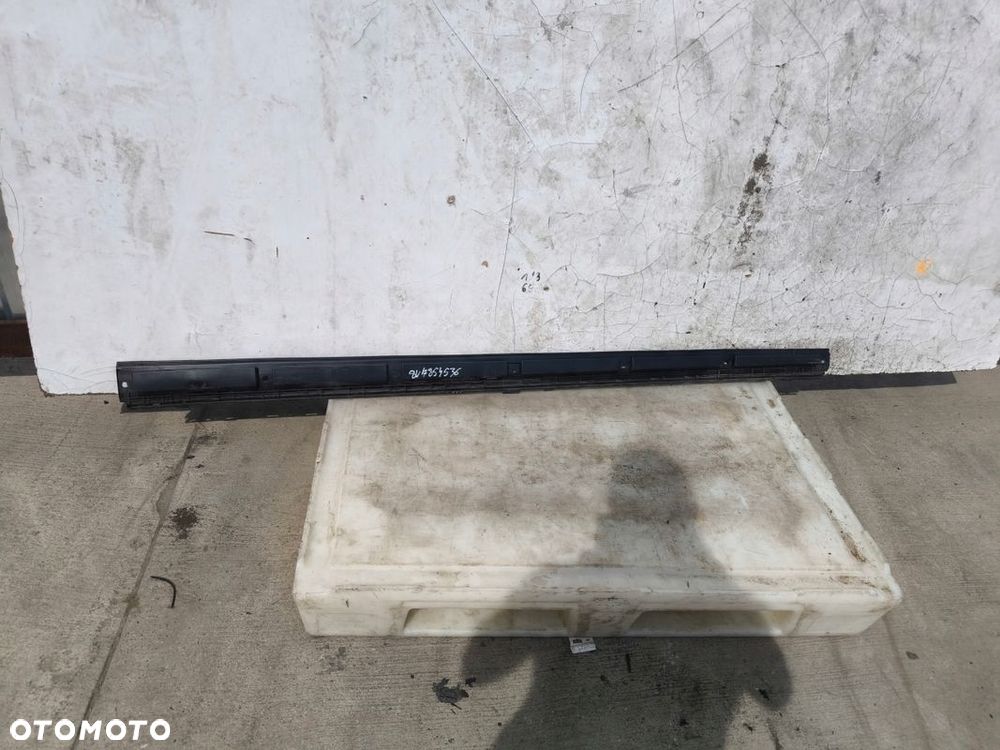 LISTWA PROGOWA MOCOWANIE LISTWY S LINE A3 8V CABRIO PRAWA 8V7854536 - 1