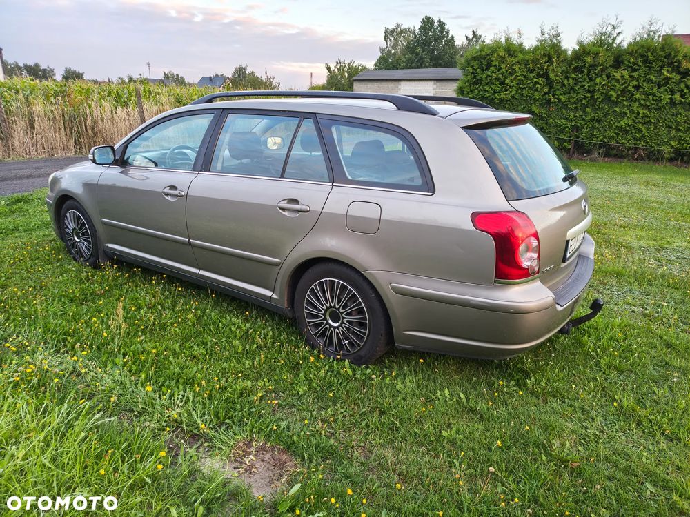 Toyota Avensis 1.6 VVT-i Luna - 5