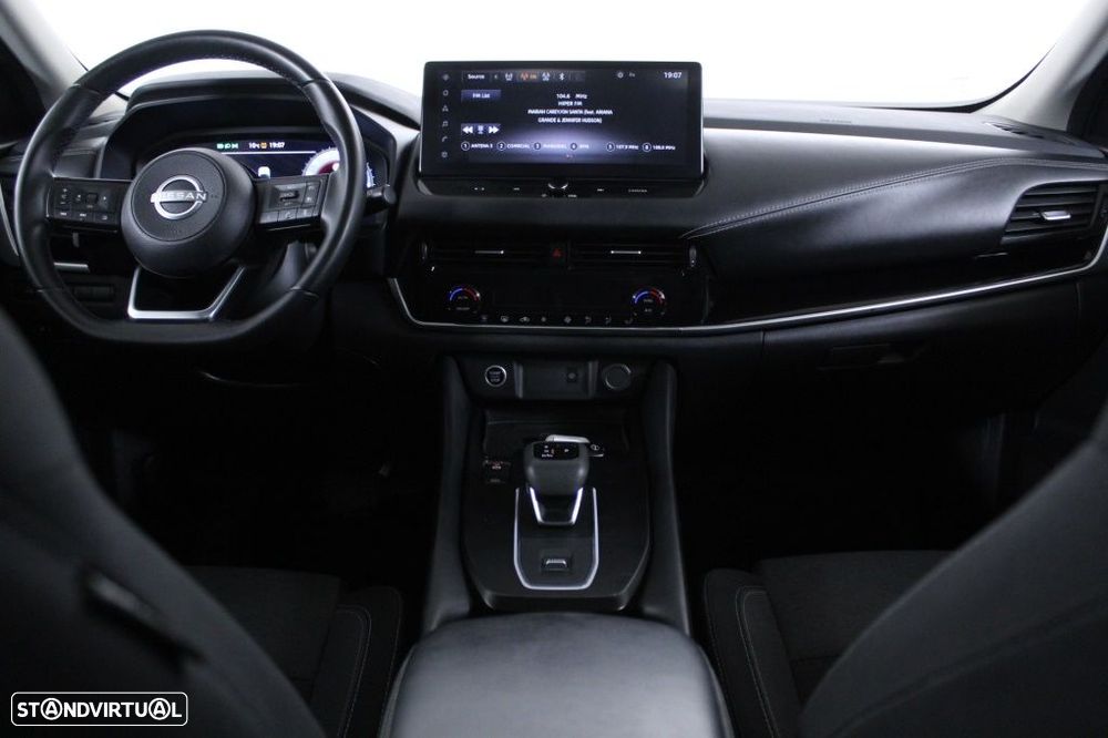 Nissan Qashqai 1.3 DIG-T N-Connecta LED+TT+SKY Xtronic - 17