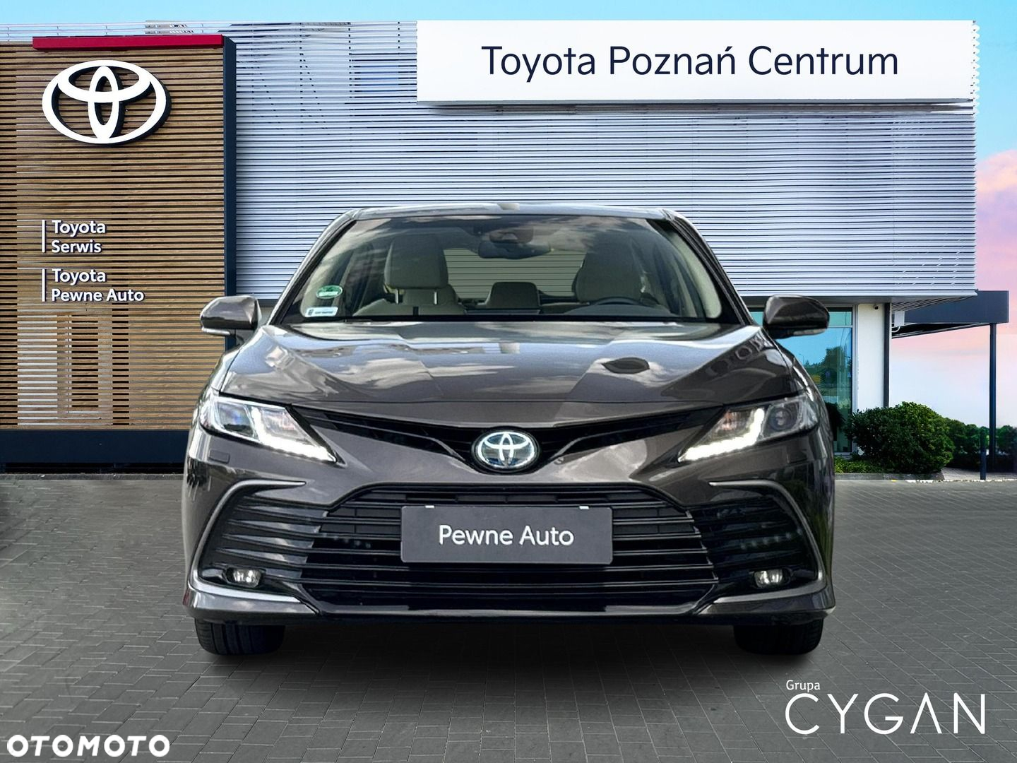 Toyota Camry - 8