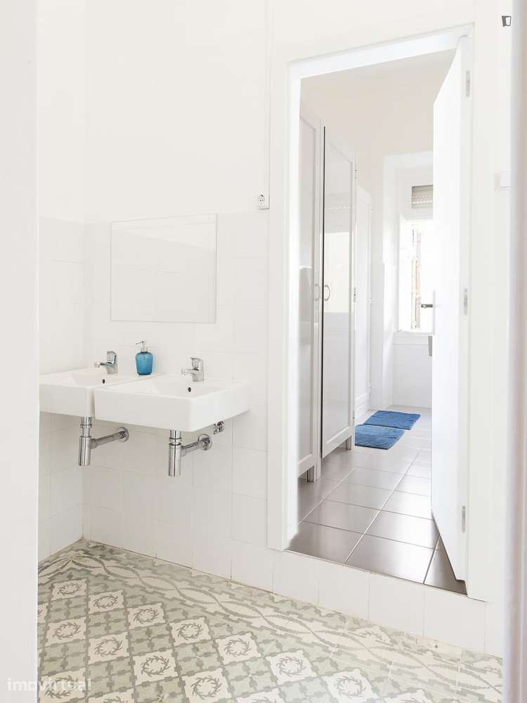 Quarto - localizado em São Sebastião Lisbon - Grande imagem: 3/14