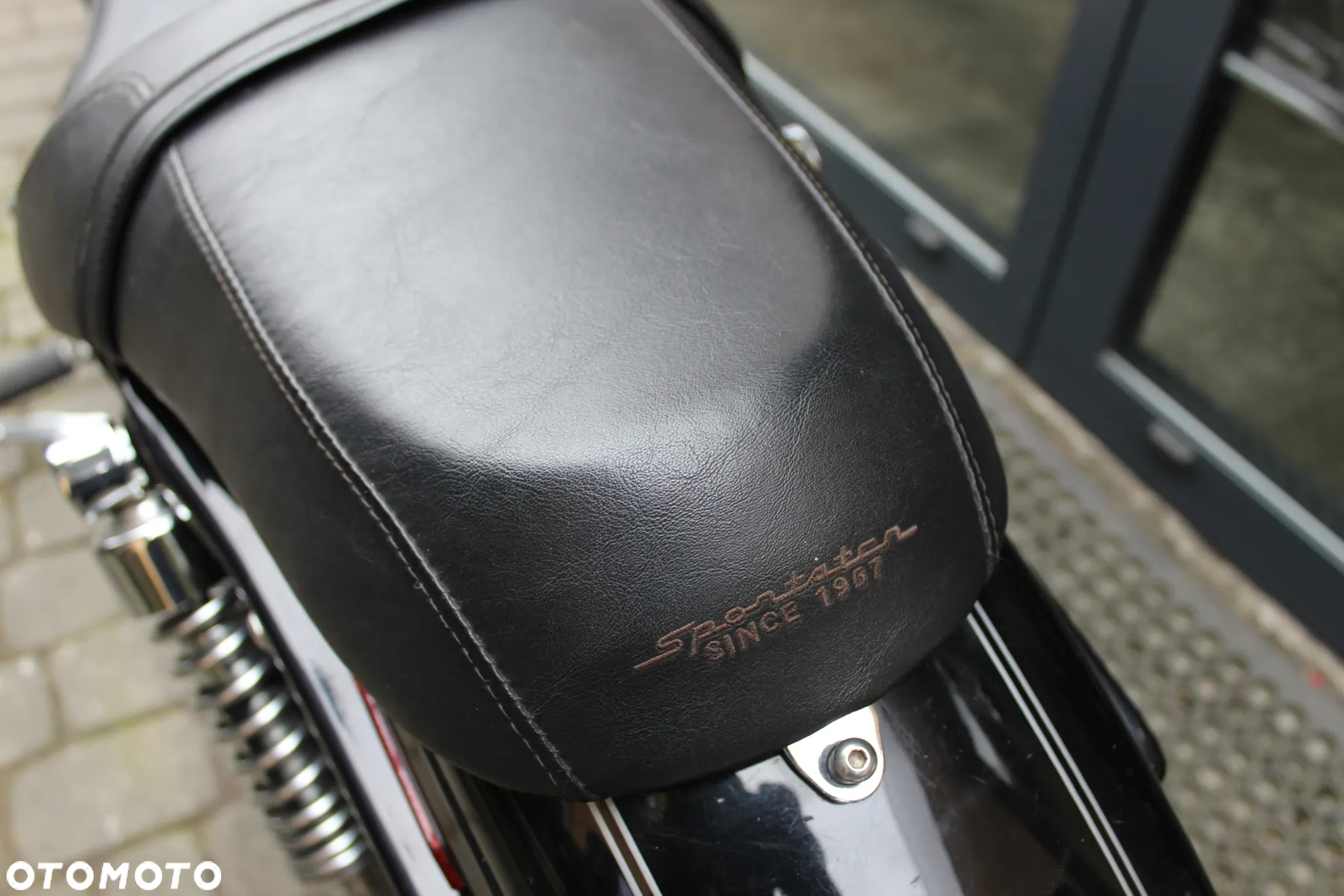 Harley-Davidson Sportster Custom 1200C - 13