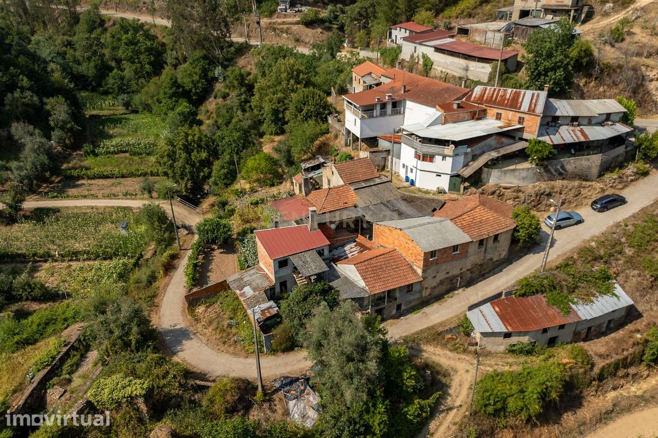 Moradia Rustica T3 à venda em Ribeira de Aveledo – Penacova - Grande imagem: 2/19