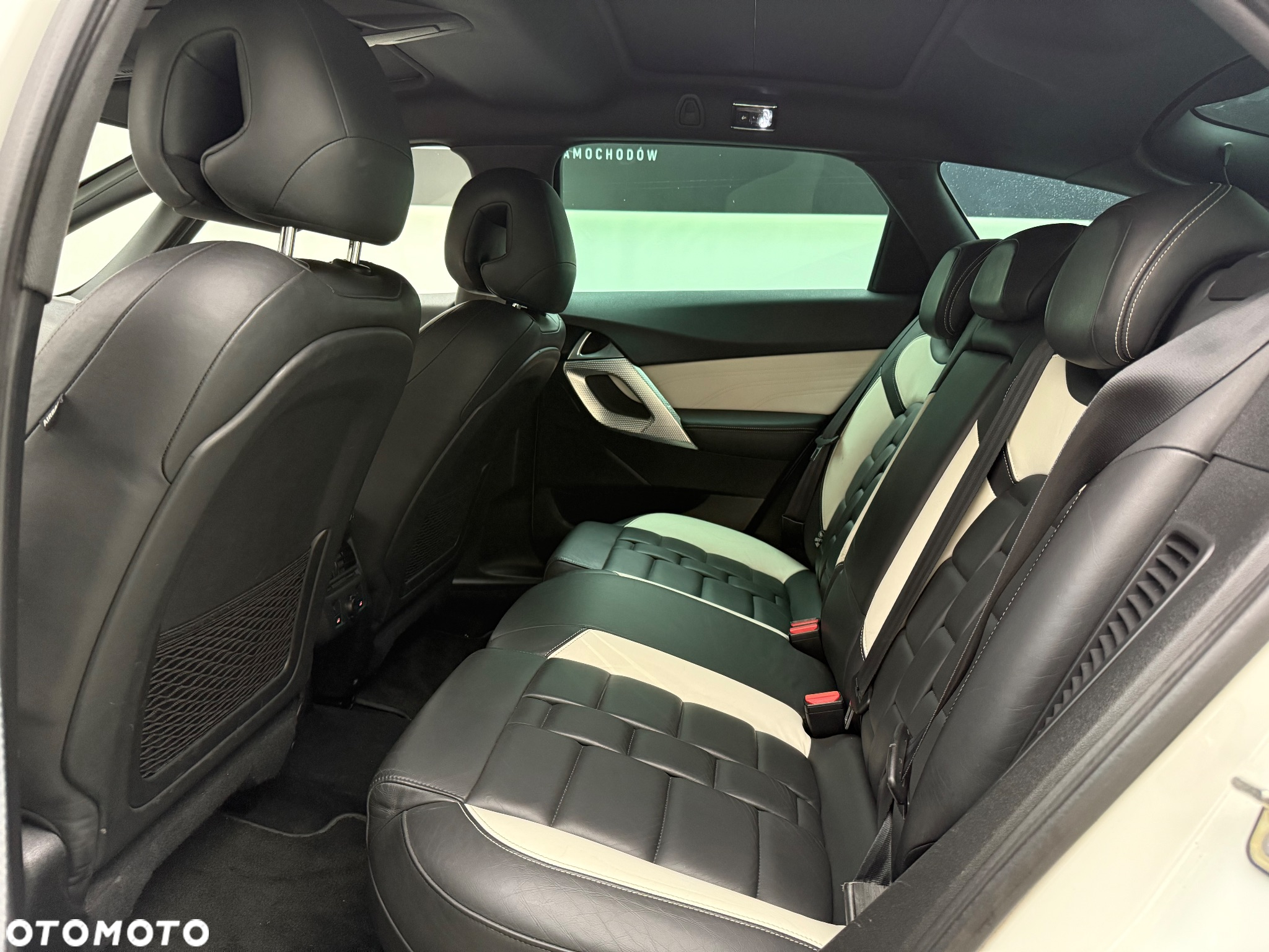 Citroën DS5 2.0 HDi Hybrid4 SportChic MCP - 25