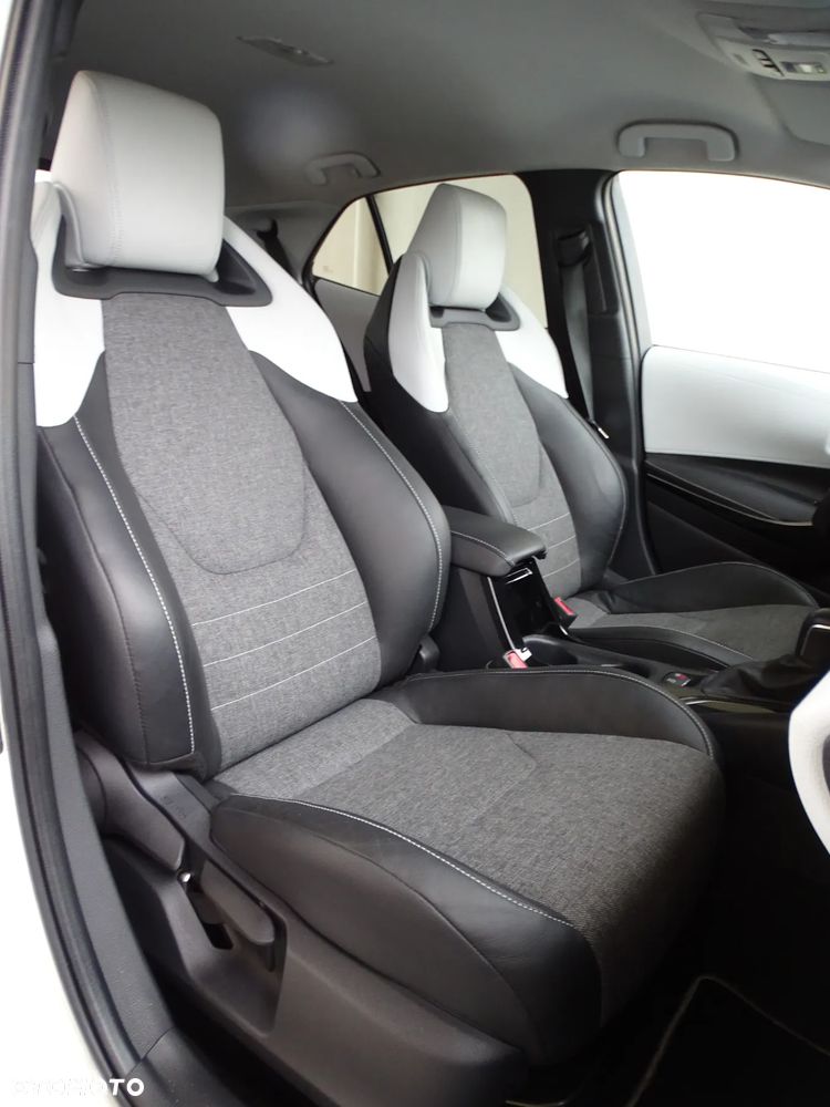 Toyota Corolla 1.8 Hybrid Executive - 20