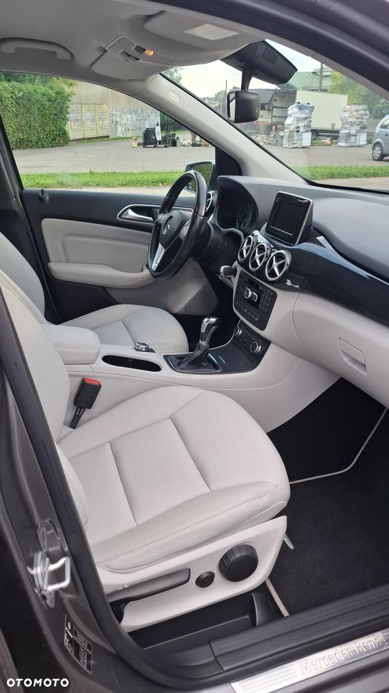 Mercedes-Benz Klasa B 180 BlueEFFICIENCY Edition 1 - 11