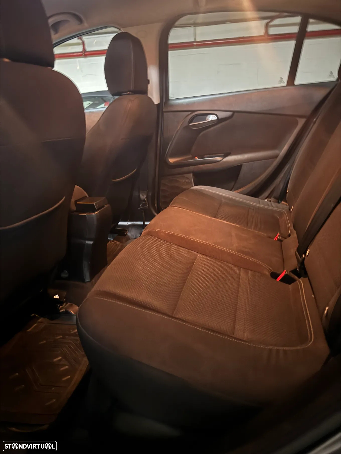 Fiat Tipo 1.3 M-Jet Lounge Tech - 4