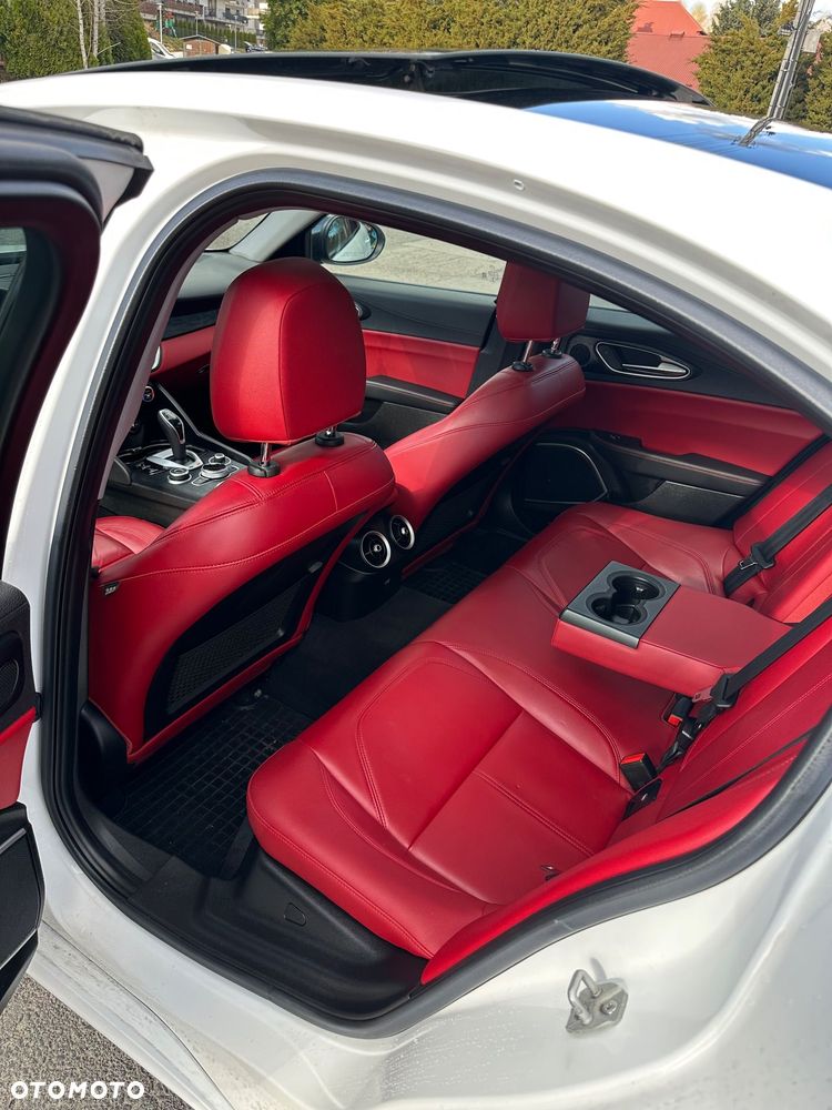 Alfa Romeo Giulia - 15