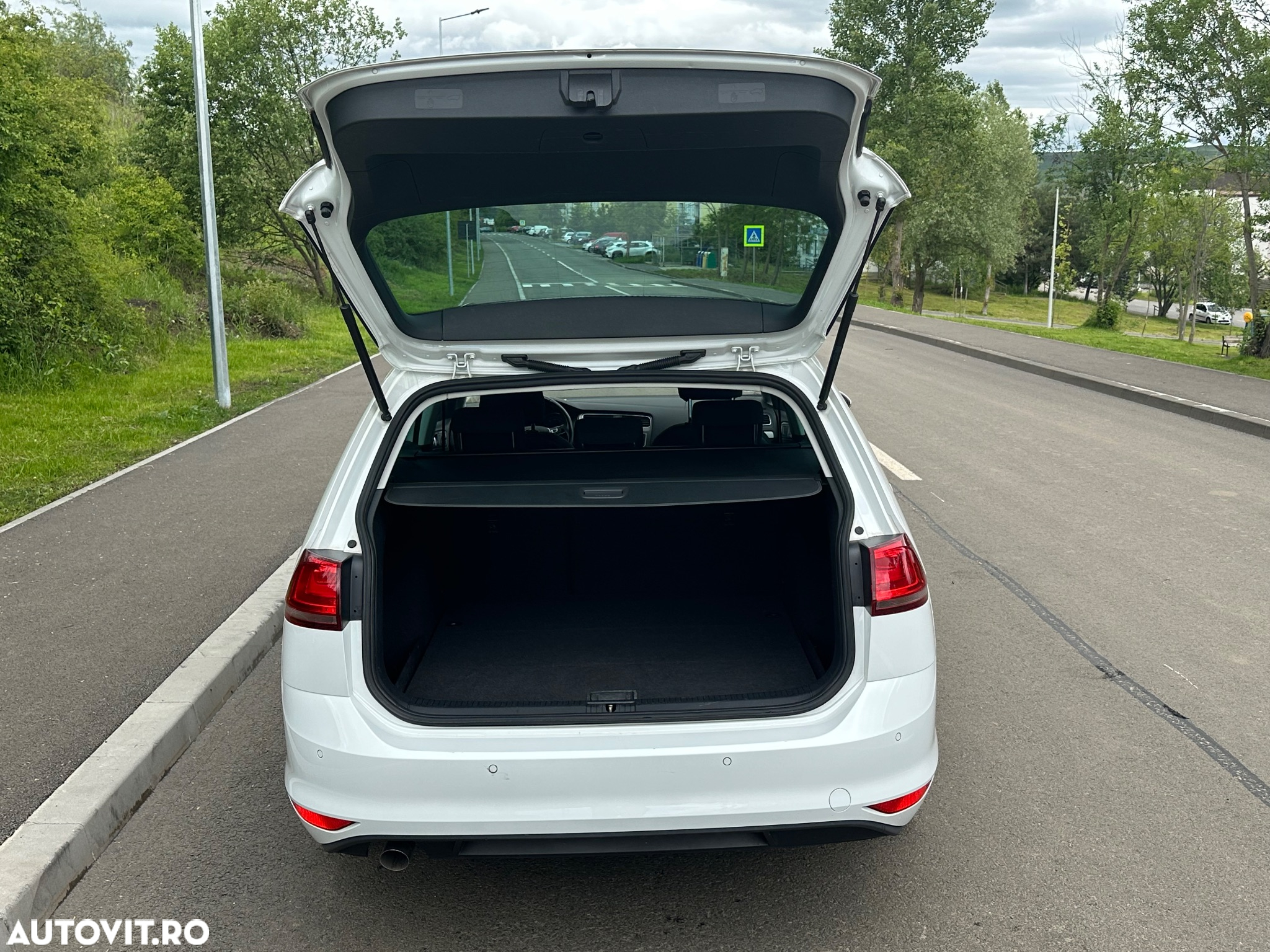 Volkswagen Golf 1.6 BlueTDI Comfortline - 19