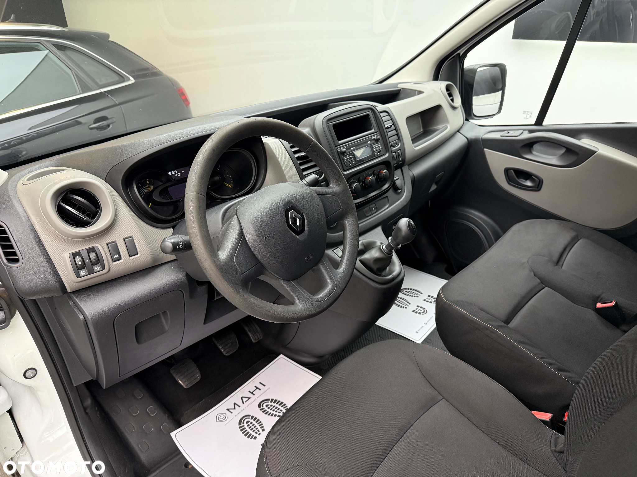 Renault Trafic - 23