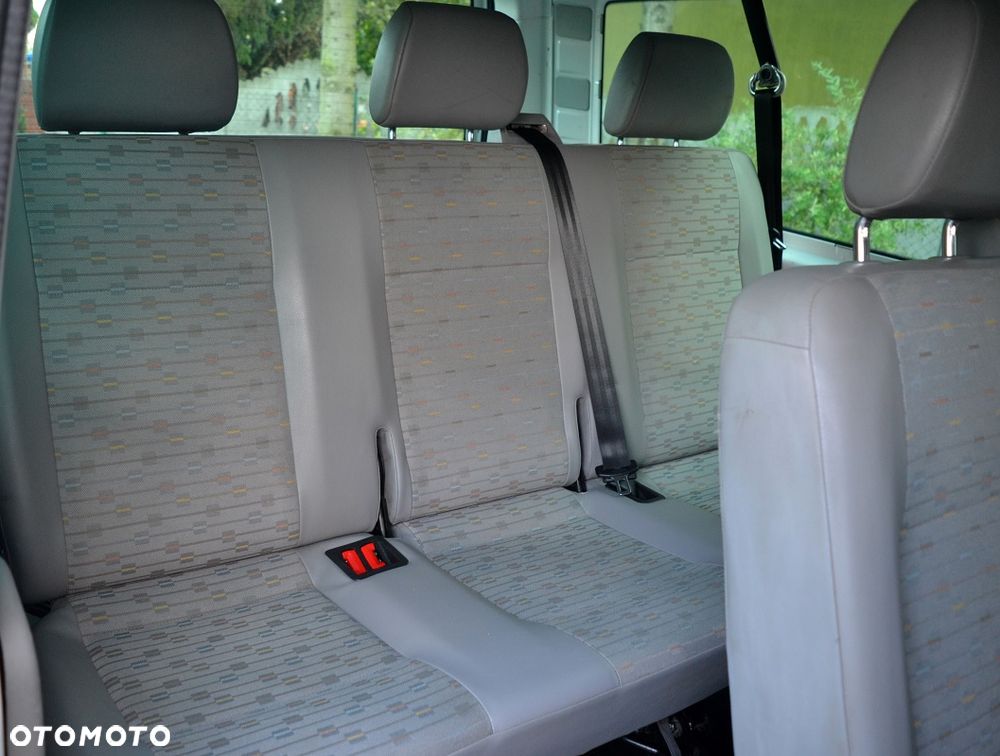 Volkswagen Transporter - 11