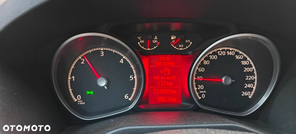 Ford Mondeo 2.0 TDCi Ghia - 12