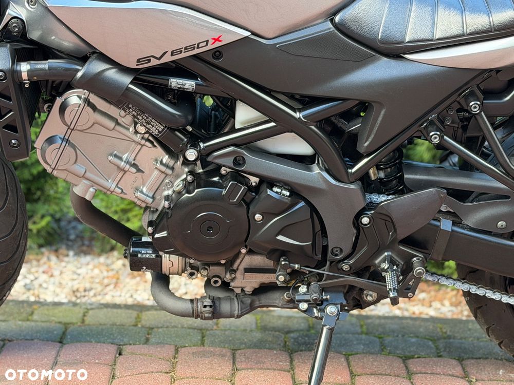 Suzuki SV - 16