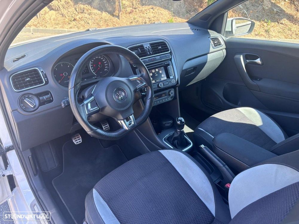VW Polo 1.6 TDI R-Line BlueMotion - 12