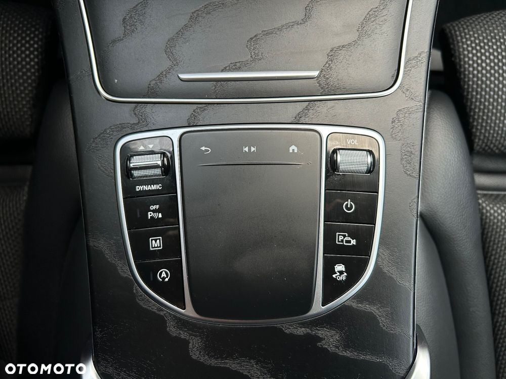 Mercedes-Benz GLC - 28