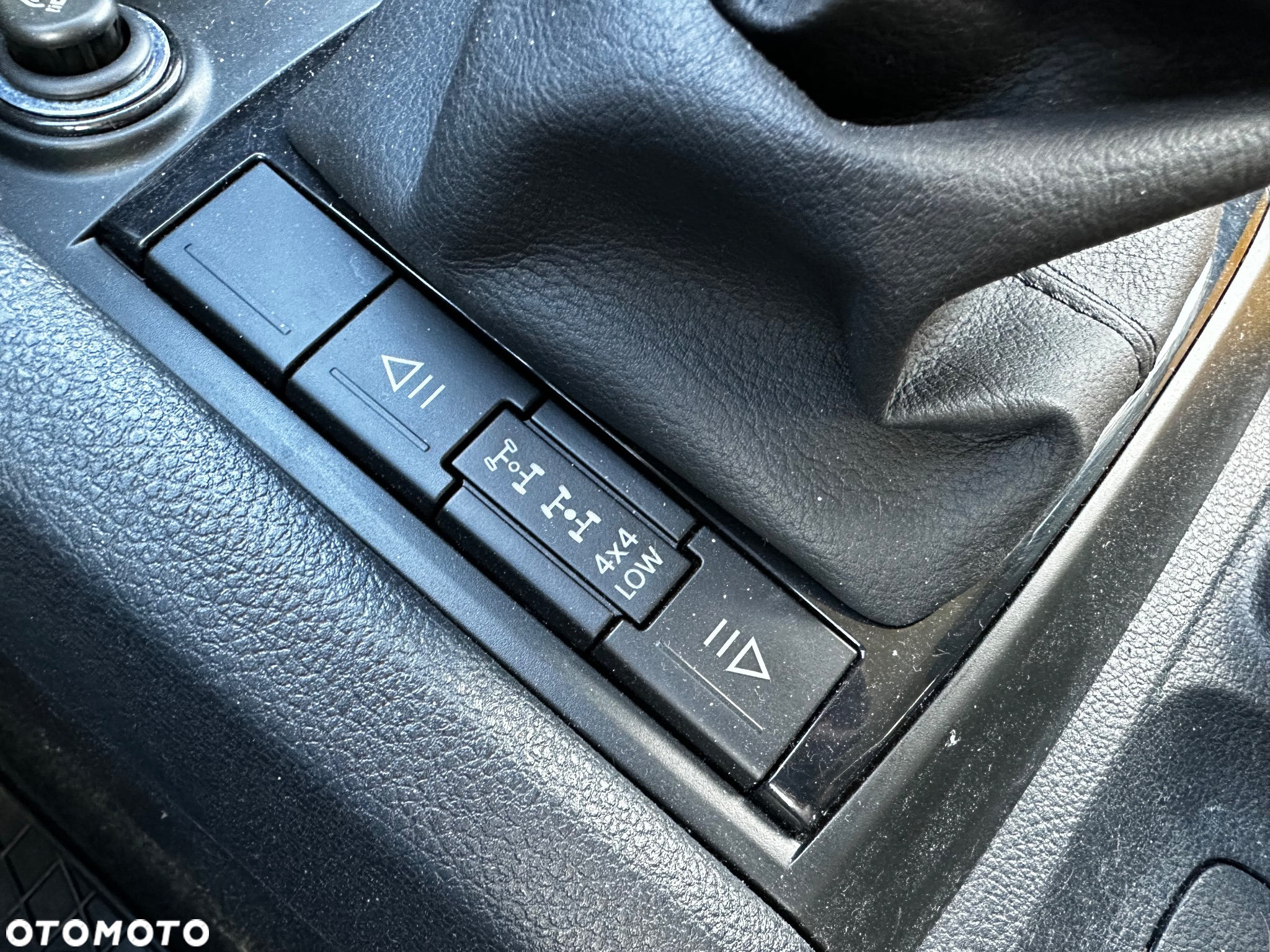 Volkswagen Amarok 3.0 V6 TDI 4Mot Trendline - 24