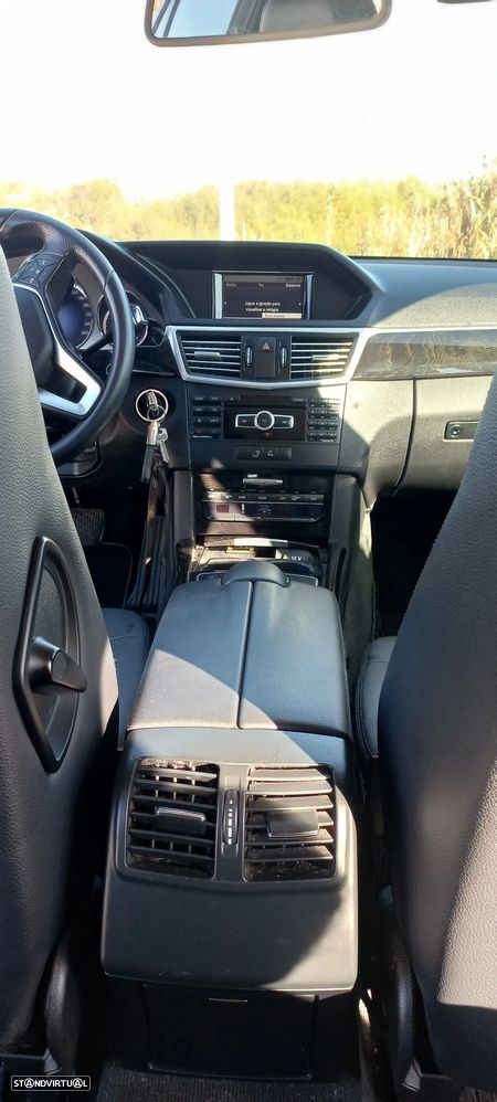 Mercedes-Benz E 300 Bluetec Hybrid Avantgarde - 24