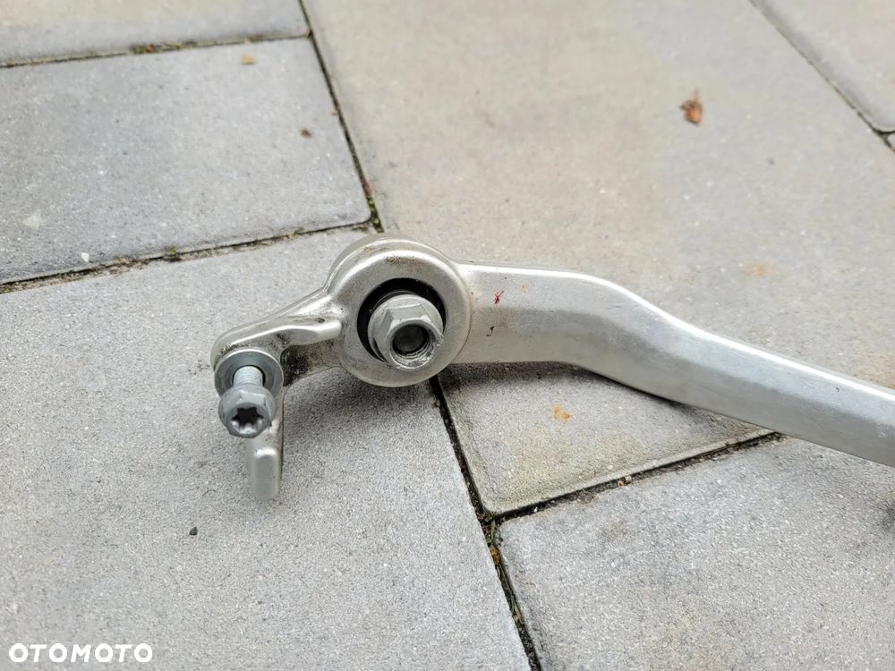 Dźwignia hamulca tył KTM 690 Duke - 3