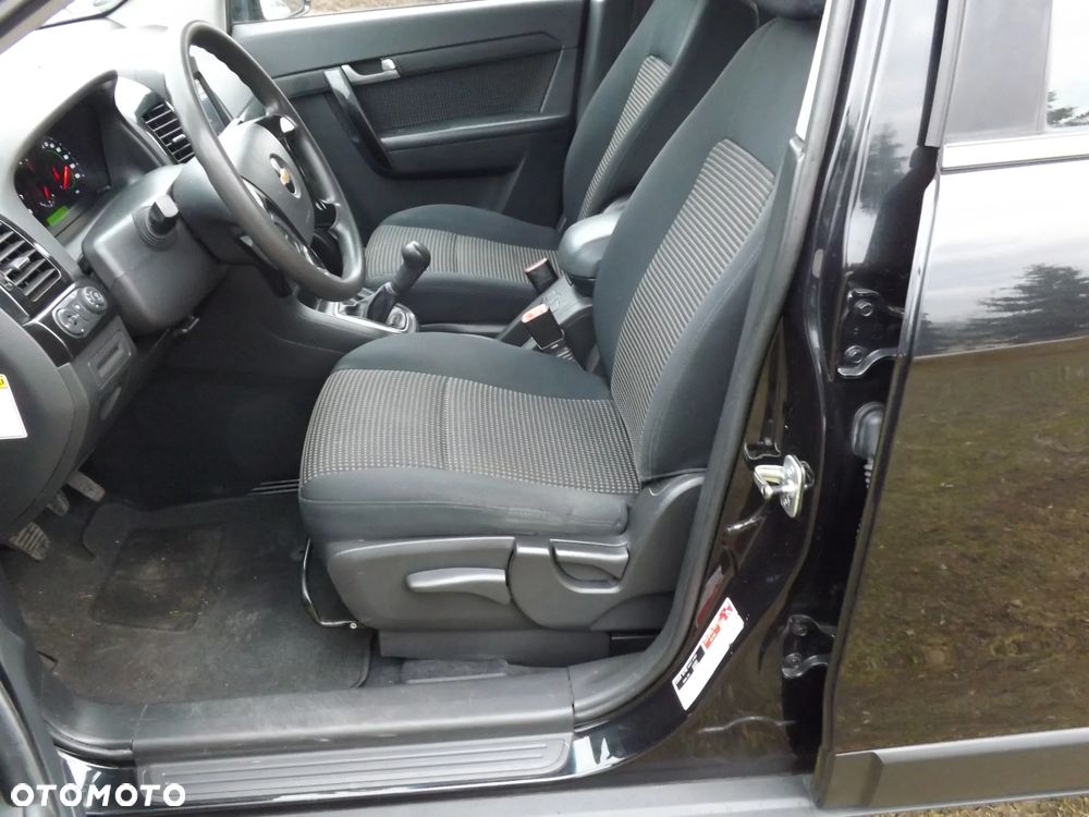Chevrolet Captiva 2.4 LS 5os - 3