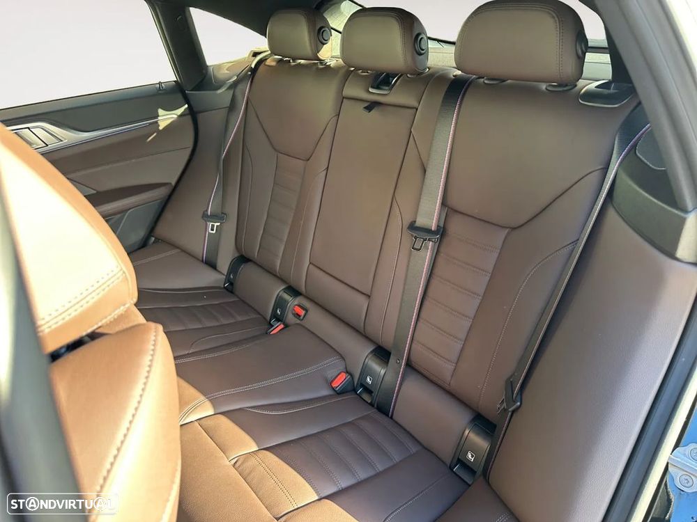 BMW i4 eDrive40 Desportiva M - 15