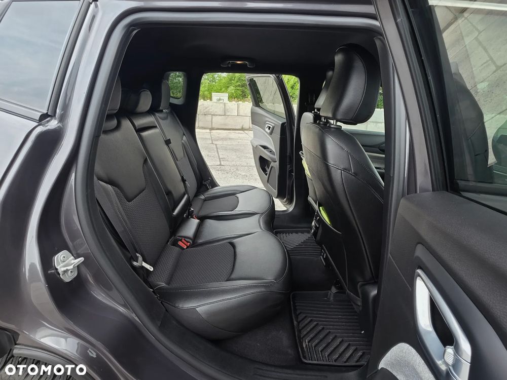 Jeep Compass - 22