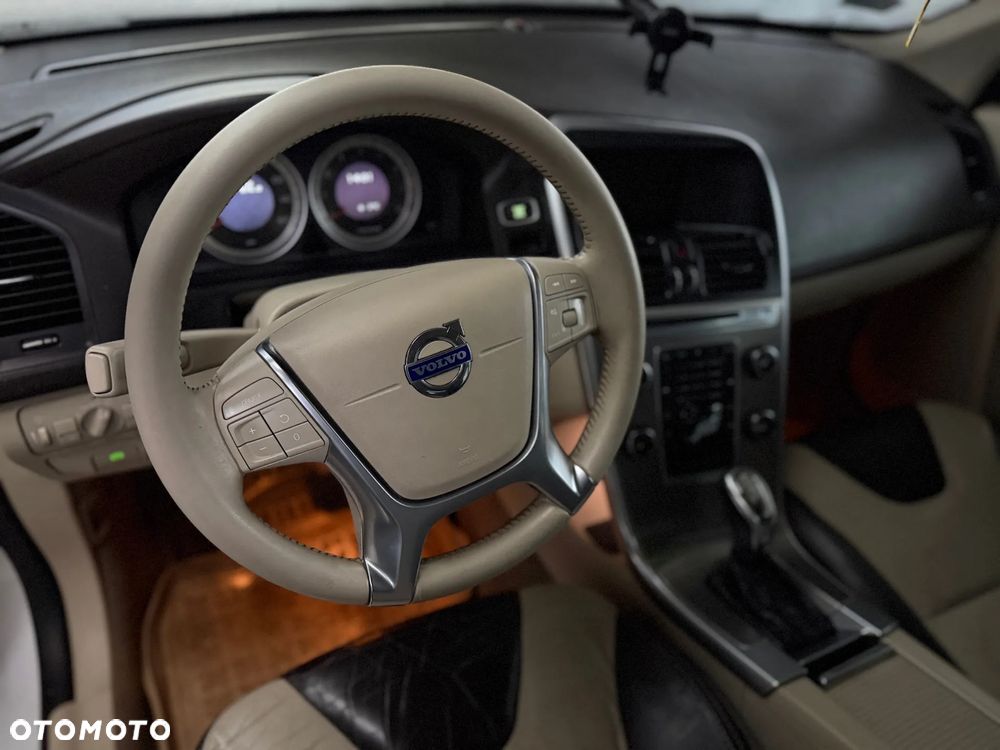 Volvo XC 60 3.2 AWD RDesign - 14