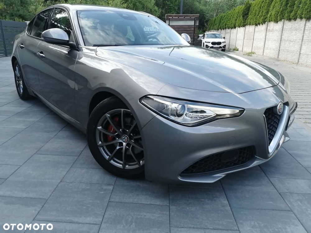 Alfa Romeo Giulia 2.2 AT8 Executive - 2