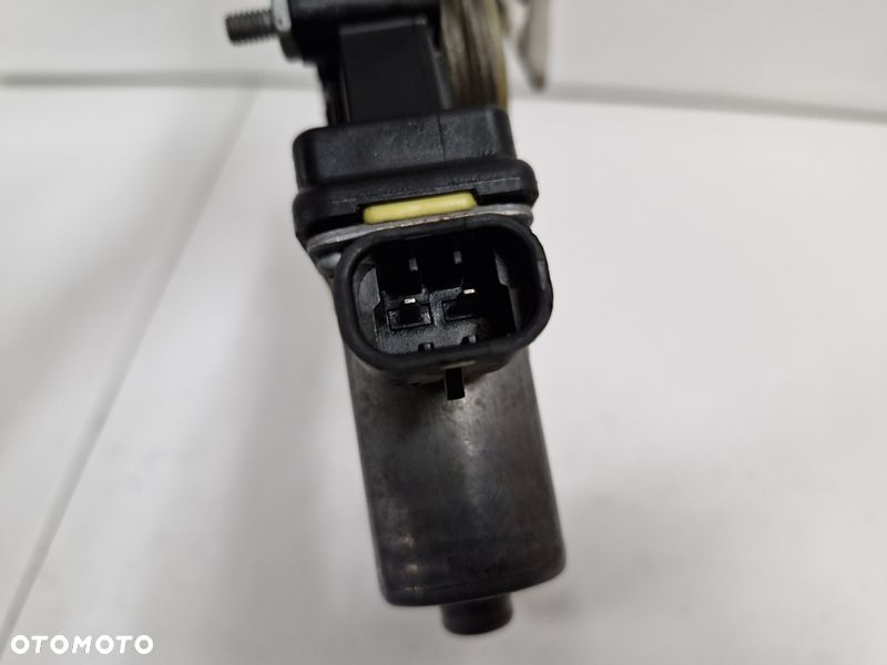 FIAT PANDA III 3 MECHANIZM PODNOŚNIK SZYBY PRAWY PRZÓD PRZEDNI 2 PIN 51983616 - 8