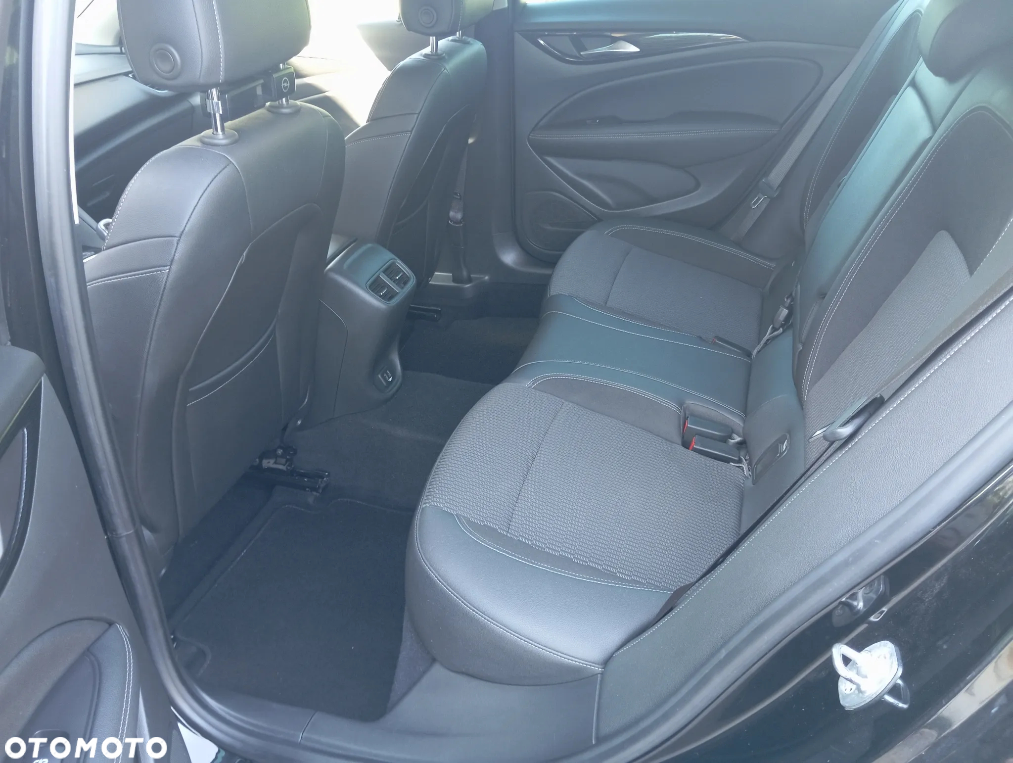 Opel Insignia 1.5 T Elite S&S - 25