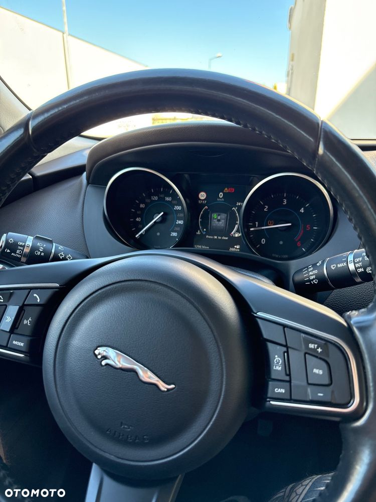Jaguar F-Pace 2.0 i4D AWD Prestige - 11