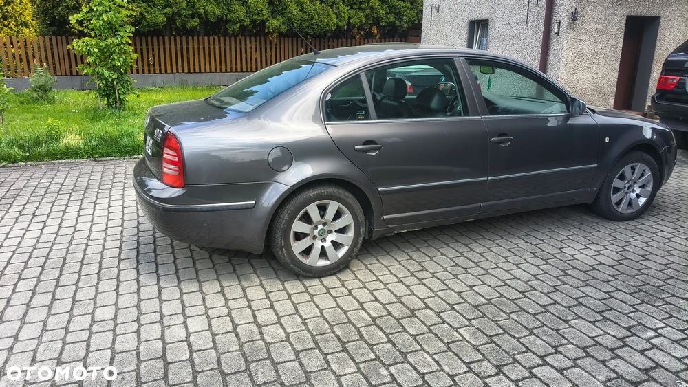 Skoda Superb 2.8 V6 Elegance - 6