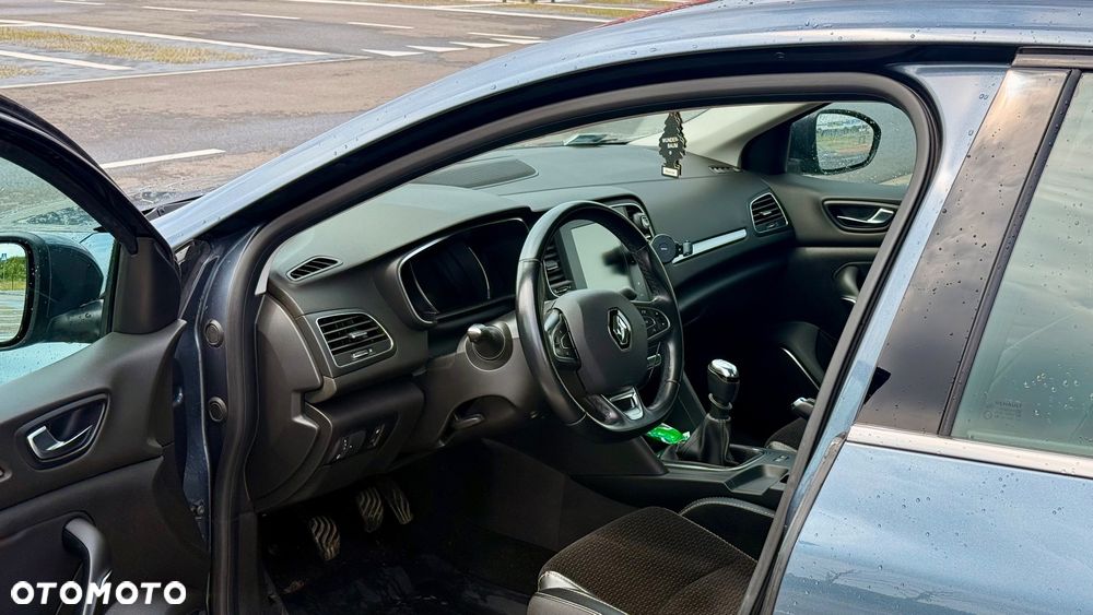 Renault Megane 1.5 Blue dCi Intens - 9