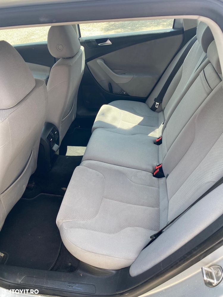Volkswagen Passat - 8