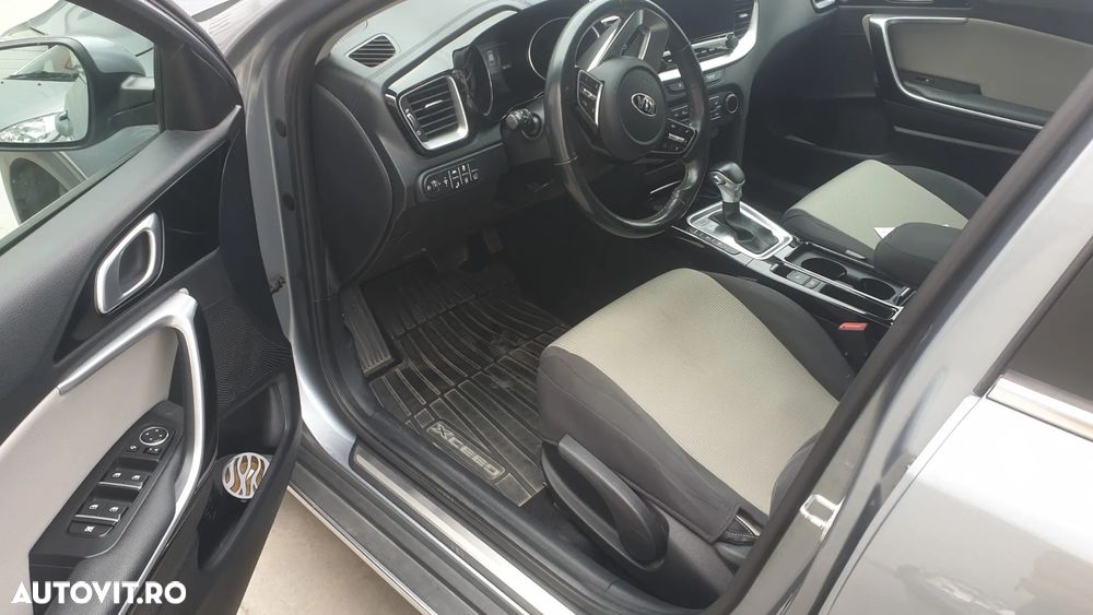Kia XCeed - 12