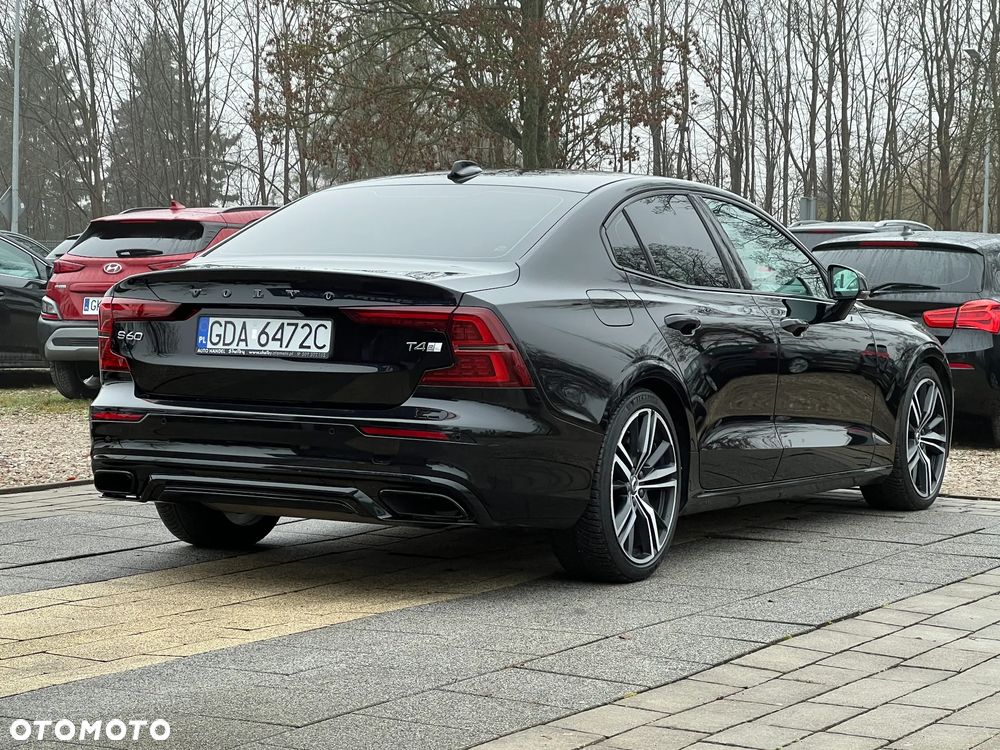 Volvo S60 T4 R-Design - 10