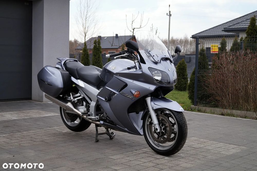 Yamaha FJR - 4